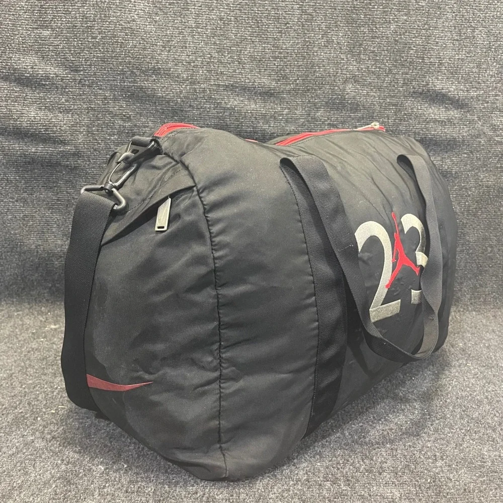 Nike Air Jordan Vintage 90s Jumpman 23 Logo‎ Duffle Bag Black/Red 530055 SP-K56